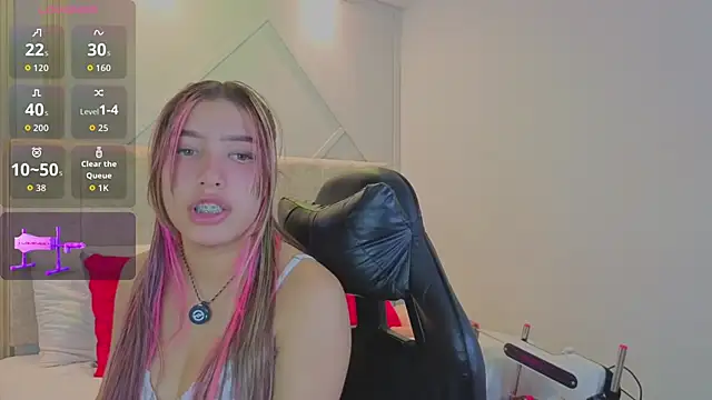 Snapshot of nami_sweet_ chatting on 11.15.25 nami sweet online show from 11.15.25