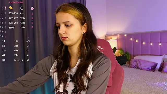 LilLisa online show from 10.11.25