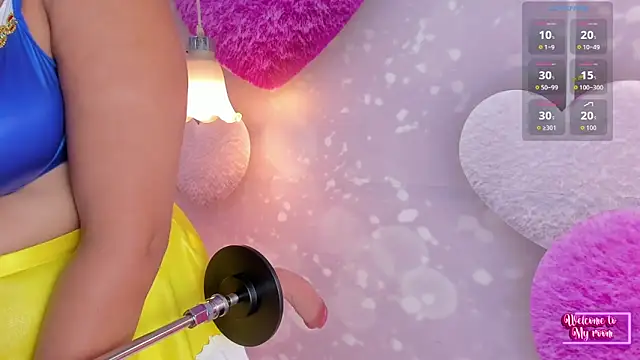 Snapshot of megann__up chatting on 09.26.25 megann up online show from 09.26.25