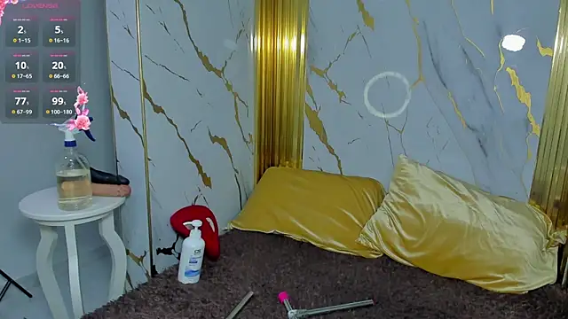 Snapshot of megann__up chatting on 10.06.25 megann up online show from 10.06.25