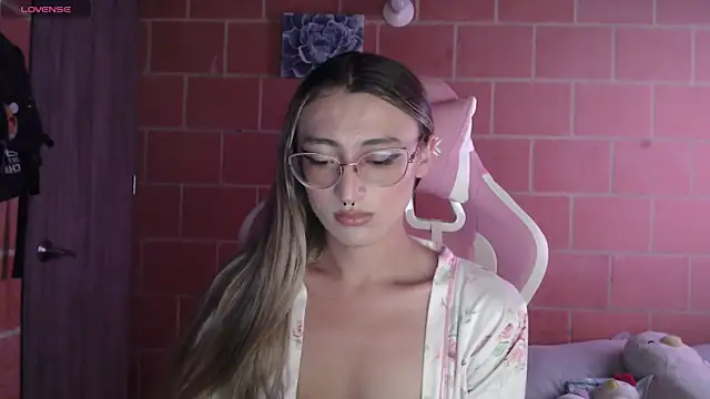 Snapshot of Andrea_camilaaa chatting on 10.11.25 Andrea camilaaa online show from 10.11.25