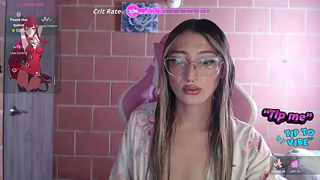 Snapshot of Andrea_camilaaa chatting on 10.21.25 Andrea camilaaa online show from 10.21.25