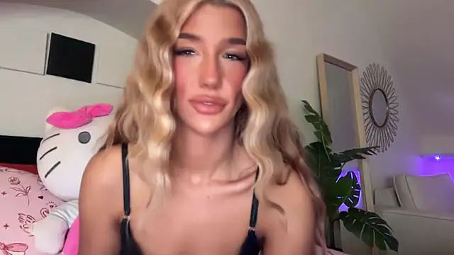 Snapshot of KENNIEXROSE chatting on 01.08.26 KENNIEXROSE online show from 01.08.26