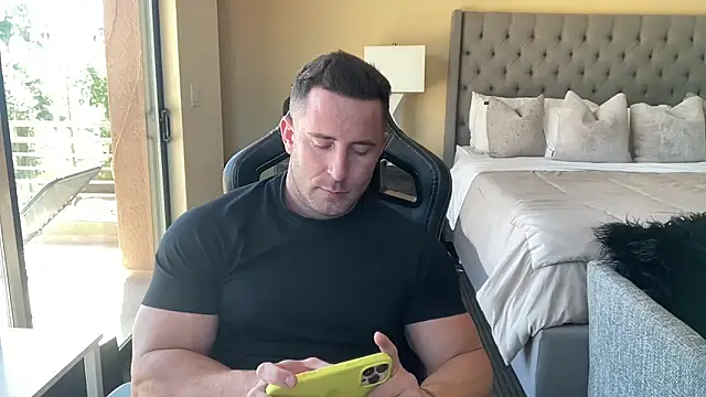 brettmycles28 online show from 10.03.25