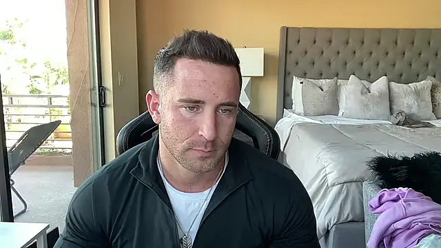 brettmycles28 online show from 10.05.25