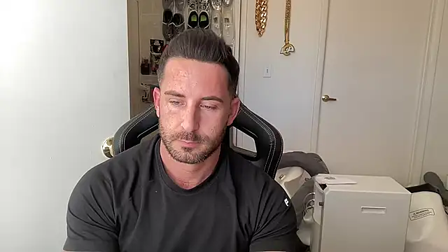 brettmycles28 online show from 06.26.26