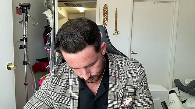brettmycles28 online show from 07.23.26