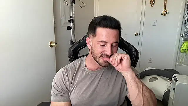 brettmycles28 online show from 07.31.26