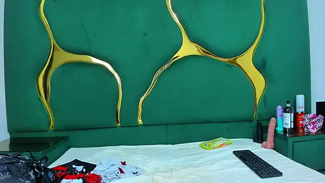 Allisonts69 online show from 11.04.25