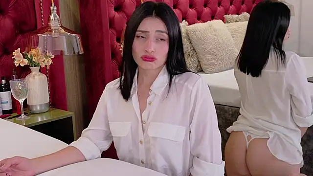 Snapshot of ZaraGold chatting on 11.07.25 ZaraGold online show from 11.07.25