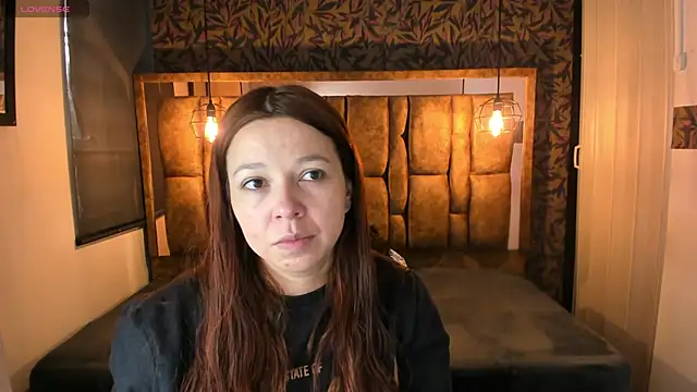 Isa Thompson   online show from 01.10.26