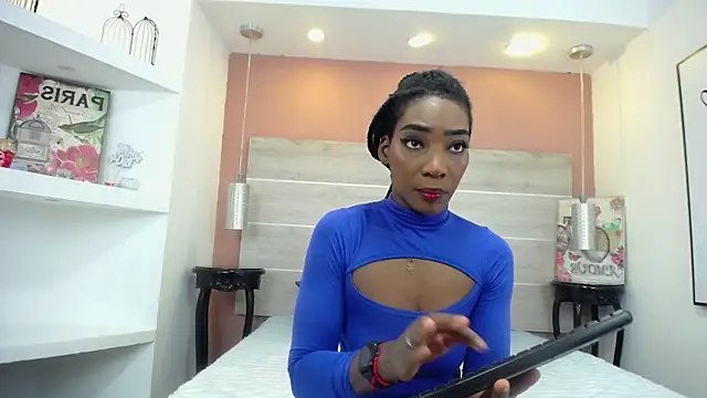 Snapshot of AlexandraCambell chatting on 11.14.25 AlexandraCambell online show from 11.14.25