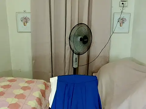 gorgeousYNEZ22 online show from 04.28.26