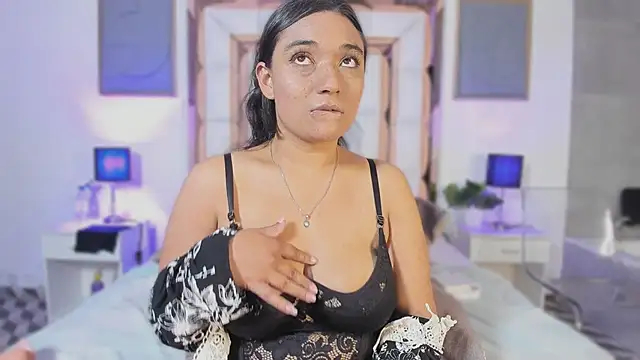 Snapshot of scarlet_dh chatting on 12.04.25 scarlet dh online show from 12.04.25