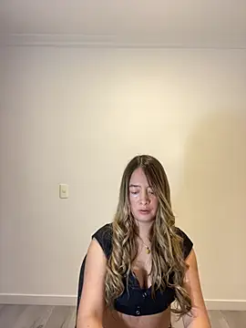 Zara Ross online show from 10.07.25