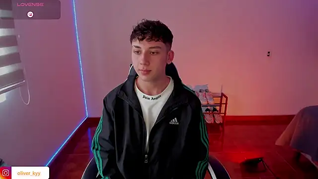 Snapshot of Casper___kyy chatting on 11.19.25 Casper kyy online show from 11.19.25