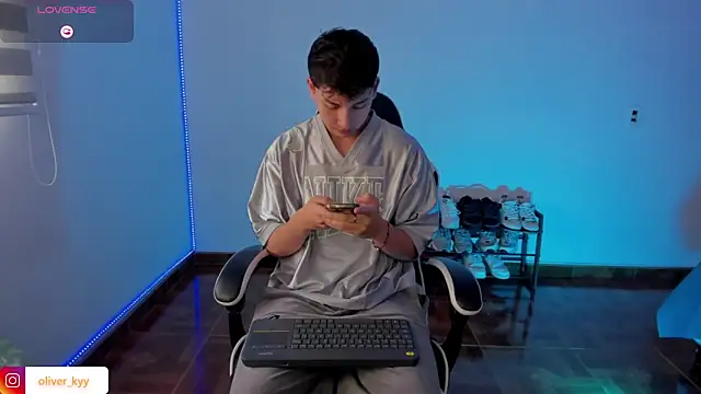 Snapshot of Casper___kyy chatting on 11.26.25 Casper kyy online show from 11.26.25