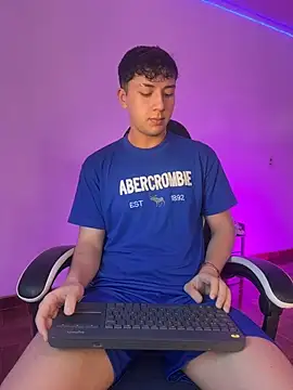 Snapshot of Casper___kyy chatting on 11.27.25 Casper kyy online show from 11.27.25