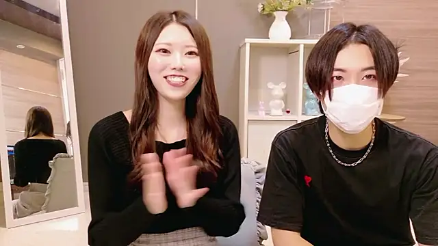 Snapshot of Reto-sama chatting on 10.08.25 Reto-sama online show from 10.08.25