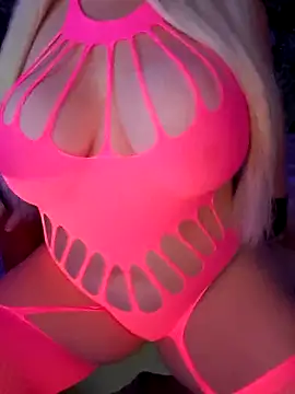 Snapshot of ThiccDreamDoll chatting on 03.31.26 ThiccDreamDoll online show from 03.31.26