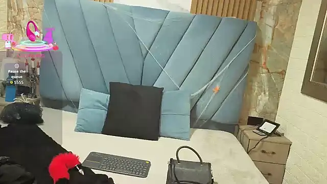 angel  red  online show from 10.30.25