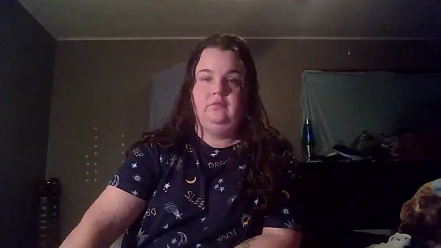 Snapshot of LittleBunny3 chatting on 12.16.25 LittleBunny3 online show from 12.16.25