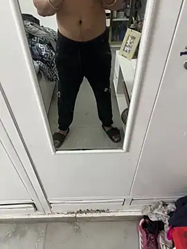 Snapshot of 7_INCH_MONSTER chatting on 02.16.26 7 INCH MONSTER online show from 02.16.26