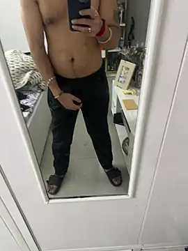 Snapshot of 7_INCH_MONSTER chatting on 02.23.26 7 INCH MONSTER online show from 02.23.26