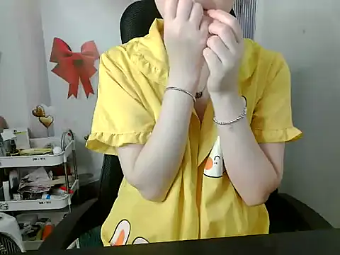 Snapshot of leisure_crime23 chatting on 10.13.25 leisure crime23 online show from 10.13.25