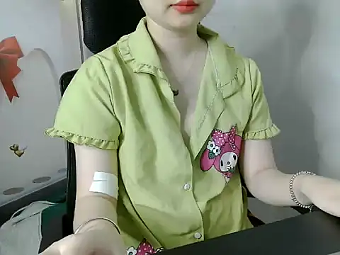 Snapshot of leisure_crime23 chatting on 10.15.25 leisure crime23 online show from 10.15.25