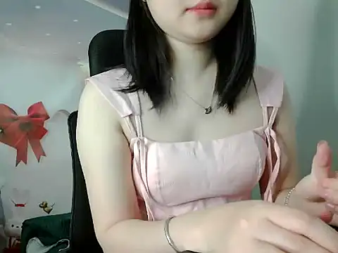 Snapshot of leisure_crime23 chatting on 10.17.25 leisure crime23 online show from 10.17.25