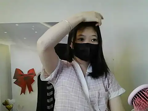 Snapshot of leisure_crime23 chatting on 10.21.25 leisure crime23 online show from 10.21.25