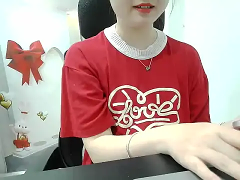 Snapshot of leisure_crime23 chatting on 10.29.25 leisure crime23 online show from 10.29.25