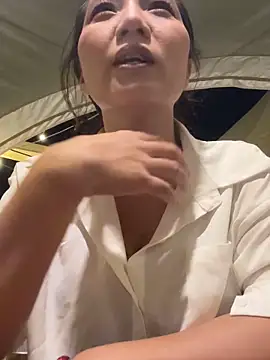 Snapshot of Dujuan-d chatting on 10.14.25 Dujuan-d online show from 10.14.25