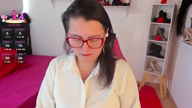 Snapshot of D_Martii chatting on 09.14.25 D Martii online show from 09.14.25