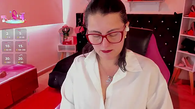 Snapshot of D_Martii chatting on 09.26.25 D Martii online show from 09.26.25