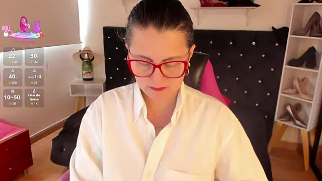 Snapshot of D_Martii chatting on 09.29.25 D Martii online show from 09.29.25