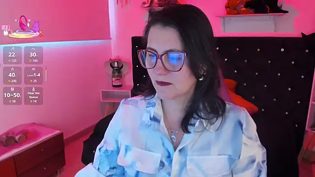 Snapshot of D_Martii chatting on 09.30.25 D Martii online show from 09.30.25