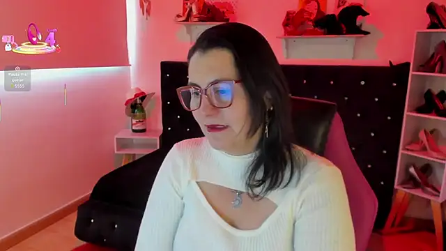 Snapshot of D_Martii chatting on 10.05.25 D Martii online show from 10.05.25