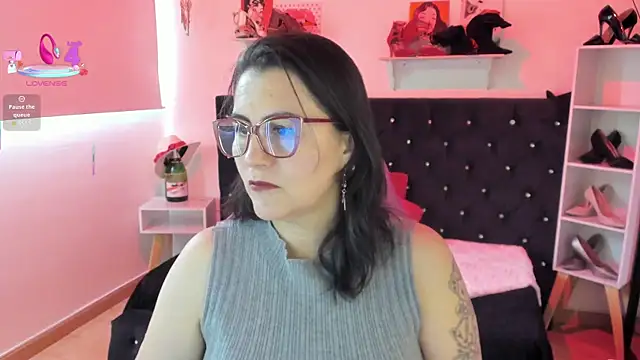 Snapshot of D_Martii chatting on 10.07.25 D Martii online show from 10.07.25