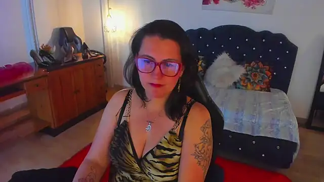 Snapshot of D_Martii chatting on 10.14.25 D Martii online show from 10.14.25