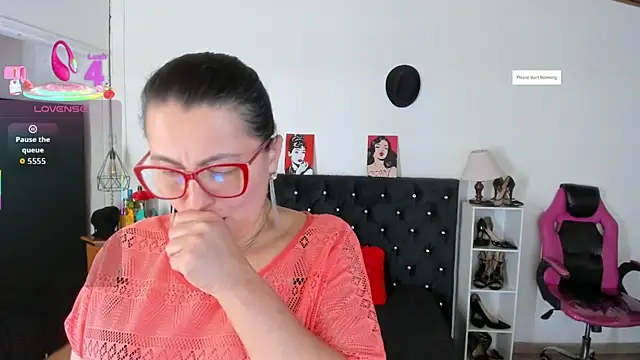 Snapshot of D_Martii chatting on 12.03.25 D Martii online show from 12.03.25