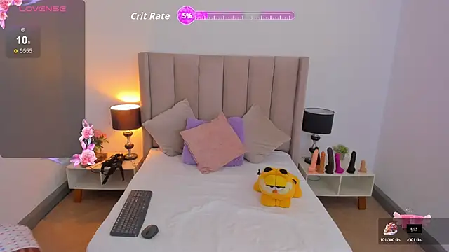 Snapshot of evvaa_moon69 chatting on 09.22.25 evvaa moon69 online show from 09.22.25