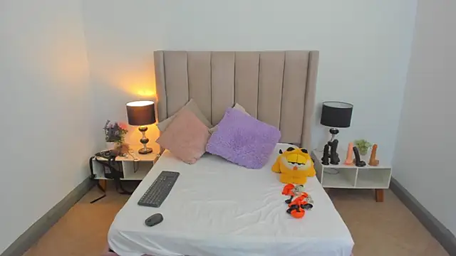 Snapshot of evvaa_moon69 chatting on 10.03.25 evvaa moon69 online show from 10.03.25