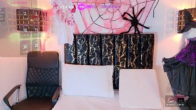 Snapshot of evvaa_moon69 chatting on 10.31.25 evvaa moon69 online show from 10.31.25