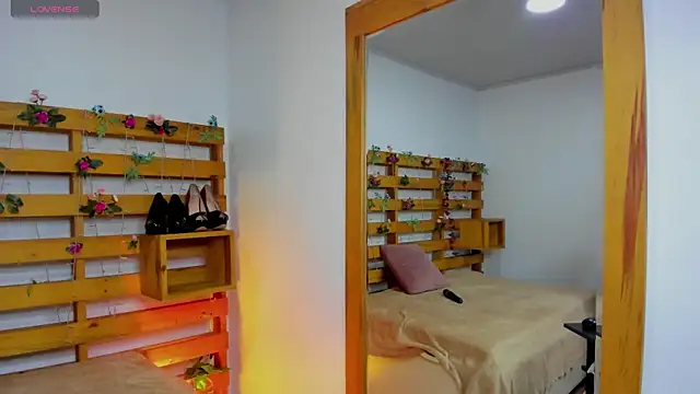 Snapshot of SoftieNymph chatting on 12.03.25 SoftieNymph online show from 12.03.25