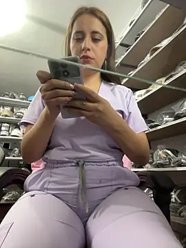 GiaDuque online show from 01.08.26