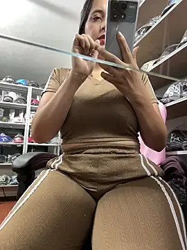 GiaDuque online show from 01.13.26