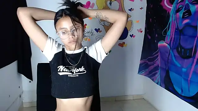 Snapshot of SofieLove_01 chatting on 09.27.25 SofieLove 01 online show from 09.27.25