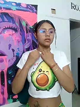 Snapshot of SofieLove_01 chatting on 12.15.25 SofieLove 01 online show from 12.15.25